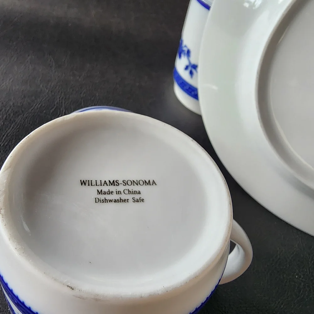 Williams Sonoma Plates Bowls Cups Mugs Flow Blue White 27pc
